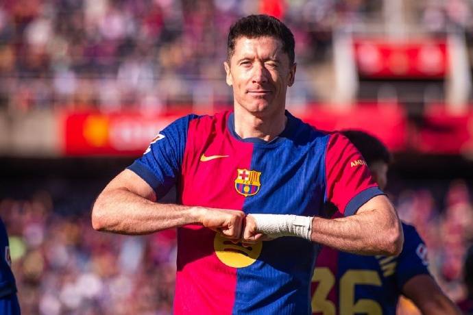 开云体育-巴塞罗那客场获胜，稳坐积分榜首位的简单介绍