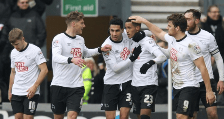 开云体育在线-加拿大选手稳守防线，守住胜利