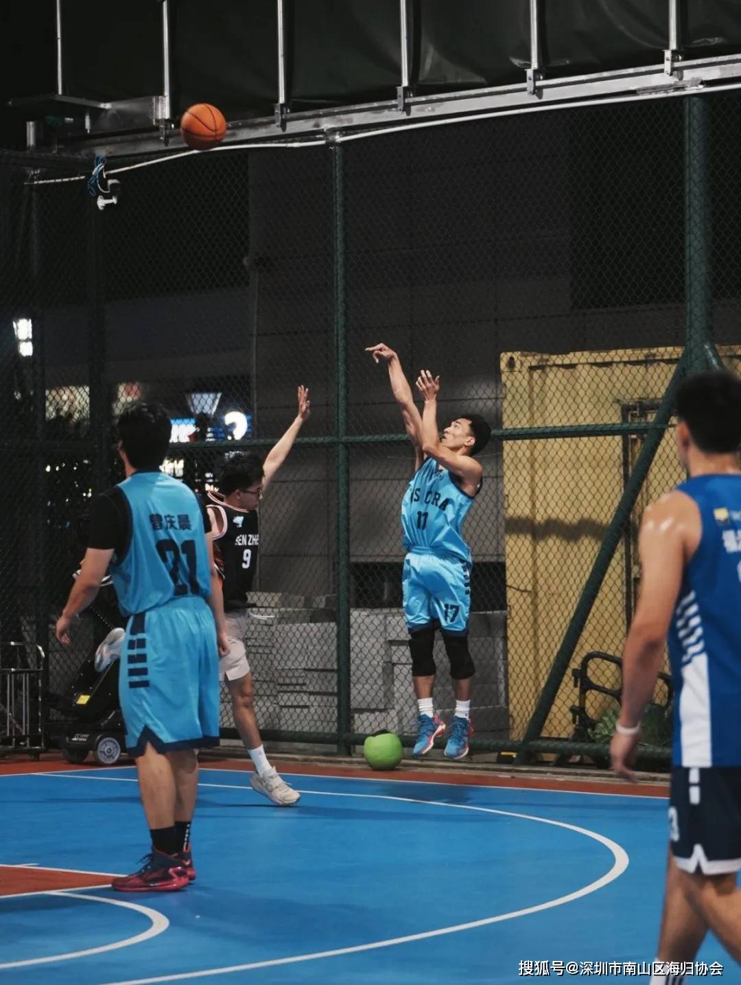 开云下载-篮球赛场迎来新秀闪耀,获得关注和赞誉的简单介绍