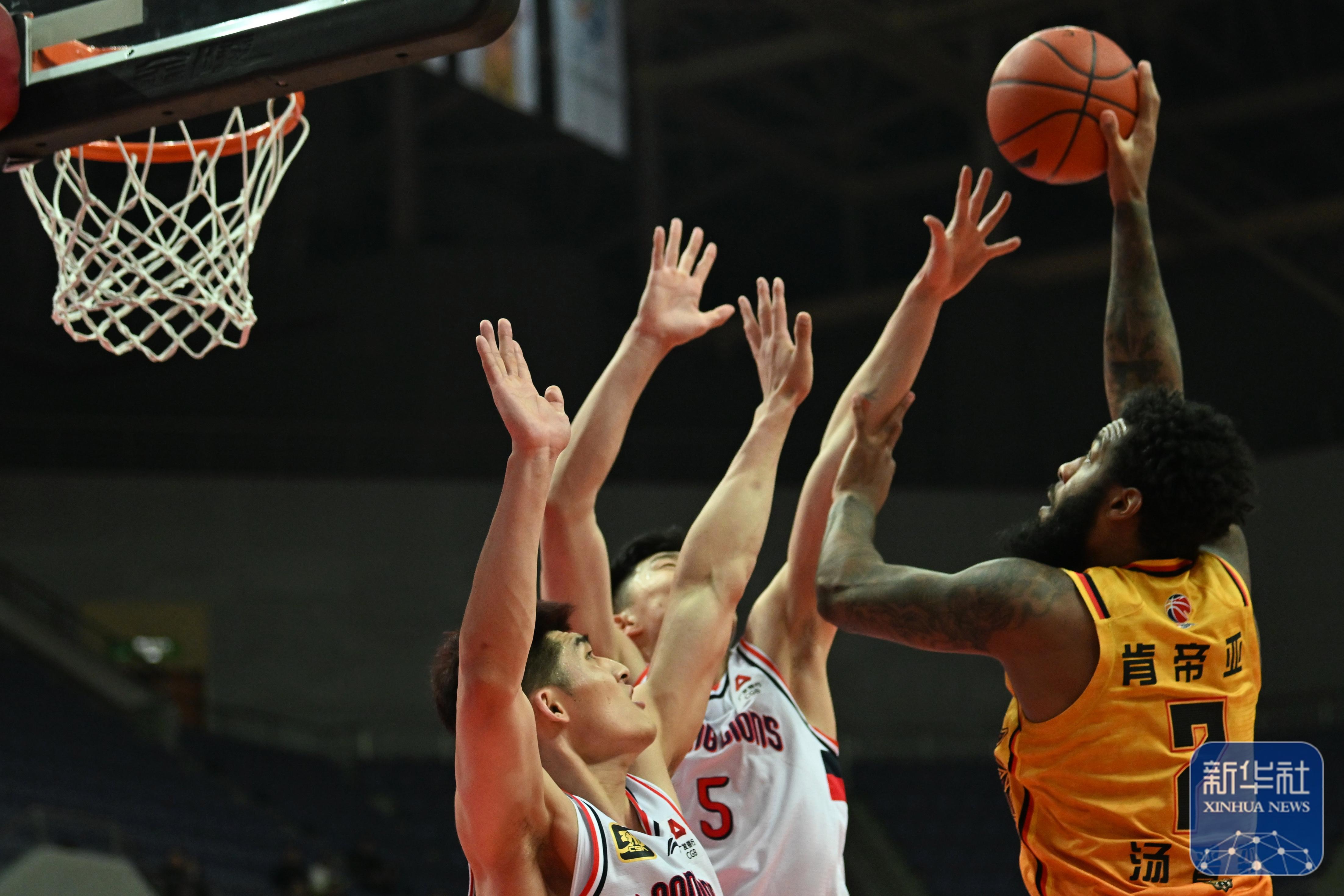 篮球赛场迎来新秀闪耀,获得关注和赞誉的简单介绍 篮球赛场迎来新秀闪耀,获得关注和赞誉的简单介绍