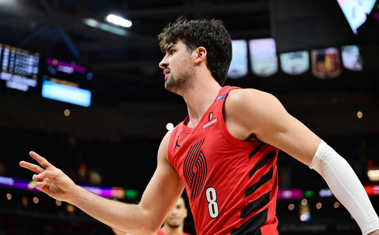 开云体育中国-开拓者小将崭露头角，成为球队亮点之一的简单介绍