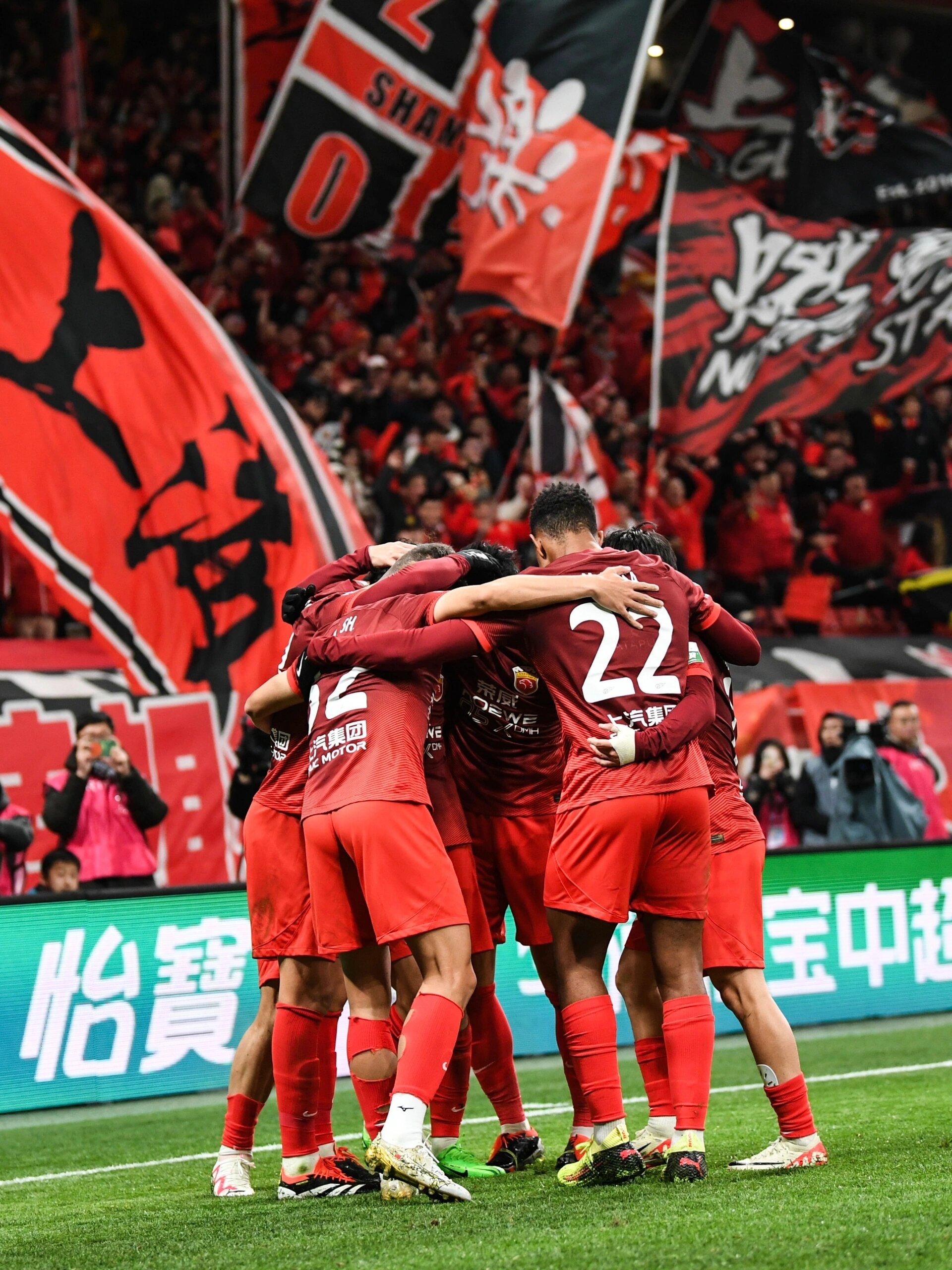 精心策划的比赛中球员们奋力拼搏,展现出色实力的简单介绍 精心策划的比赛中球员们奋力拼搏,展现出色实力的简单介绍