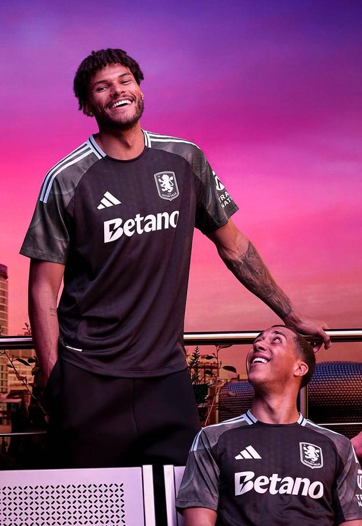 开云体育APP下载-包含阿斯顿维拉客场不敌南安普顿，遭遇两连败的词条