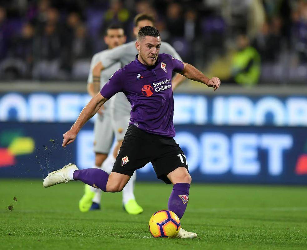 包含佛罗伦萨门将神勇扑救，帮助球队保持不败的词条