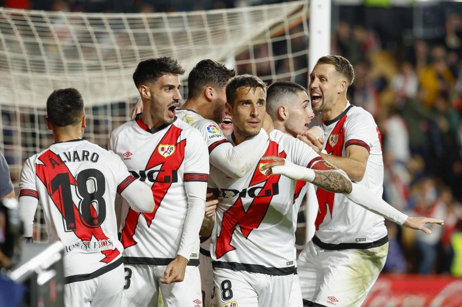 开云官网-黎巴嫩县制足球队面对马来西亚城镇,备战之际