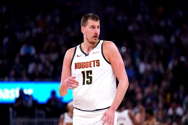 包含阿斯旺豪取连胜继续追逐领头羊，坚持客场稳定高光表现的词条