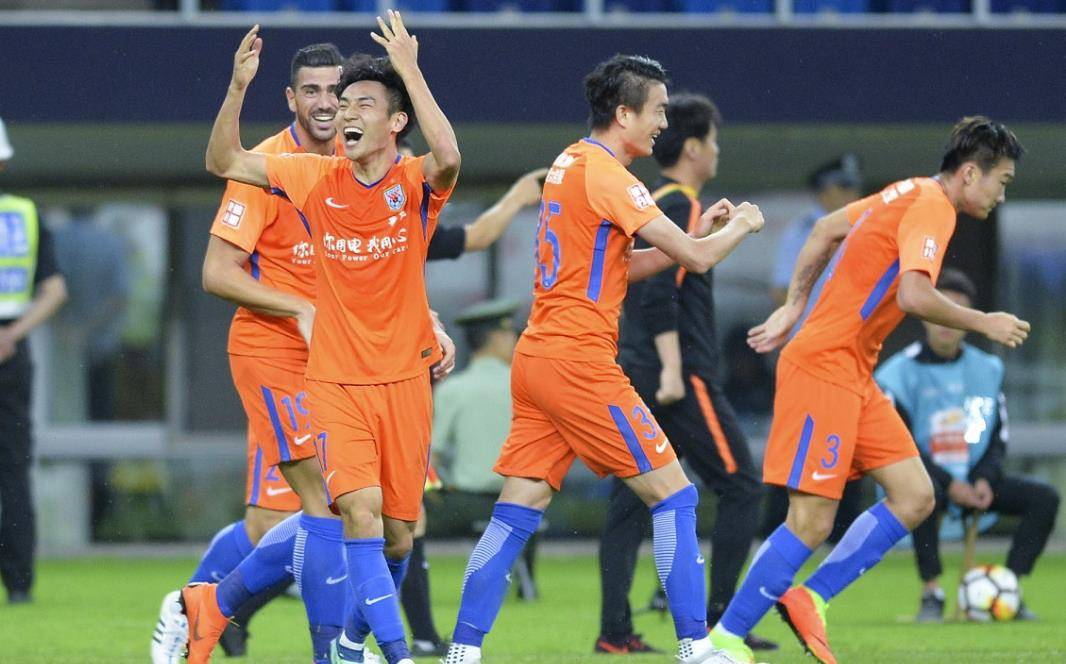 球队新援表现平平,球迷期待再提升的简单介绍 球队新援表现平平,球迷期待再提升的简单介绍