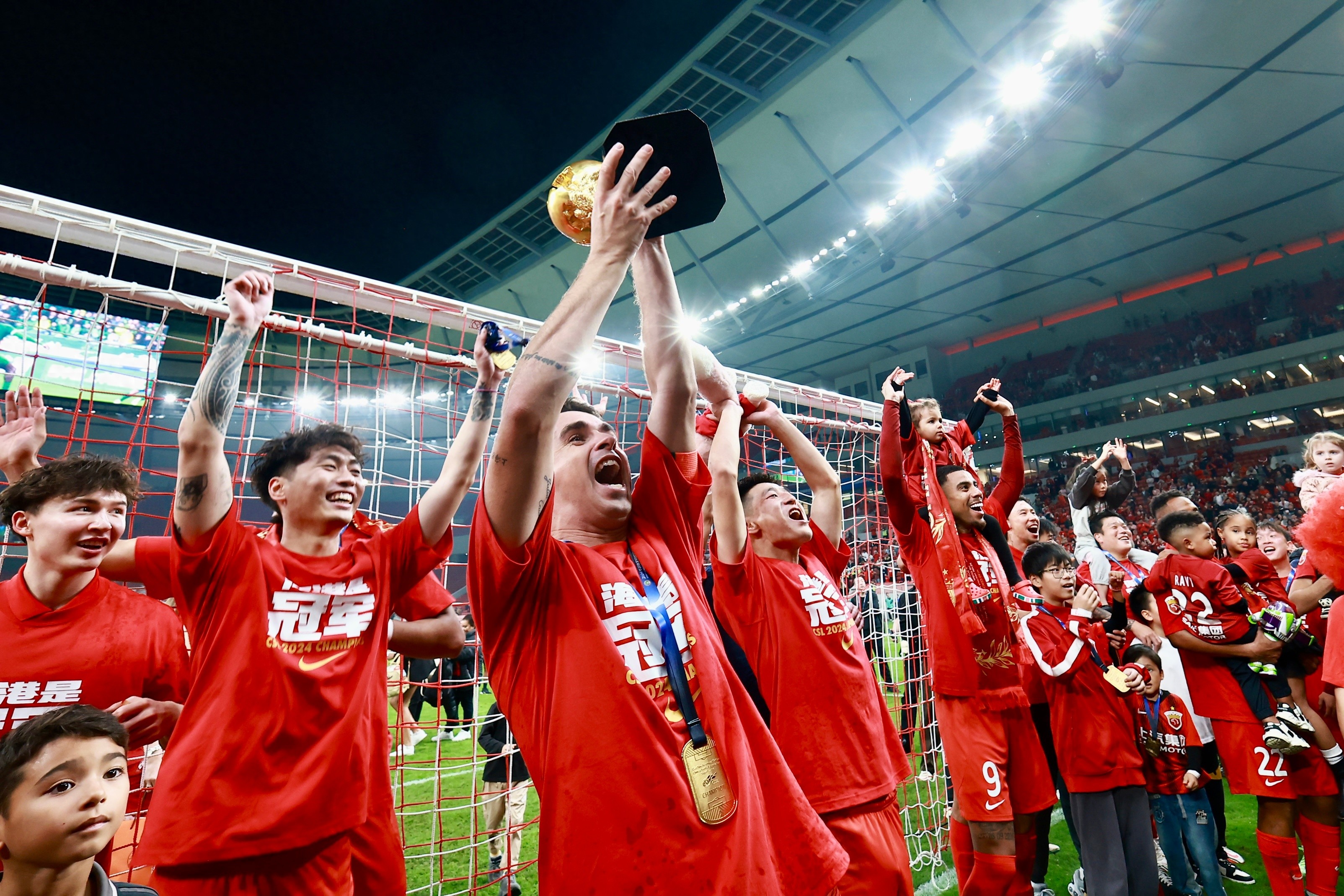 红红火火：球员们的斗志昂扬的简单介绍