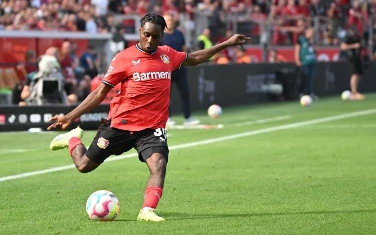 开云体育-利物浦传闻求购德甲后卫，引援风波不断