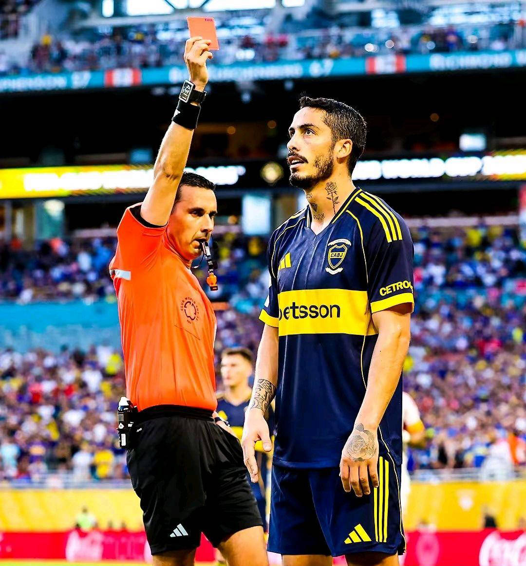 包含足球冠军争夺战延续悬念,球迷热血沸腾的词条 包含足球冠军争夺战延续悬念,球迷热血沸腾的词条