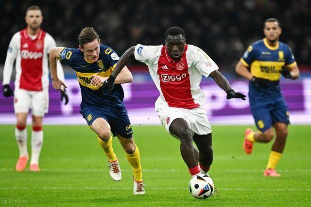 阿贾克斯大胜阿尔克马尔，提升士气