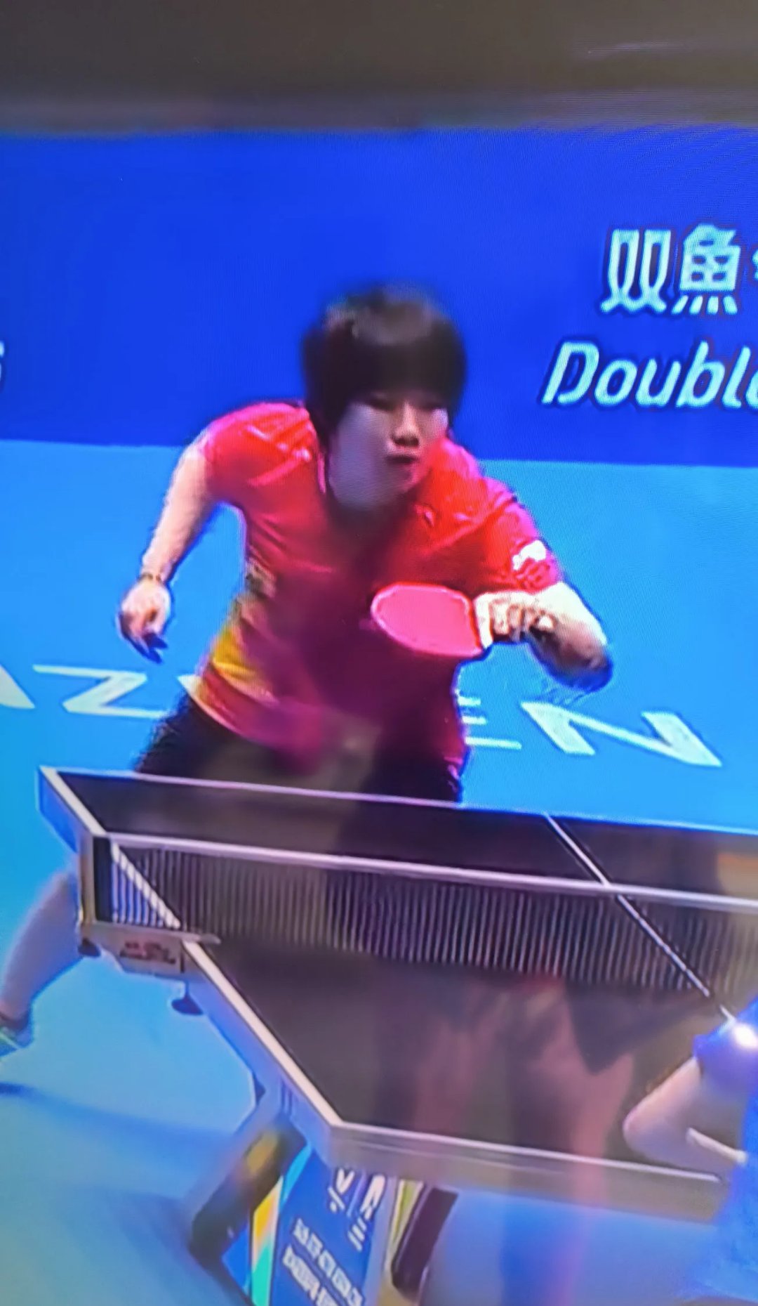 年轻选手崭露头角，赢得观众掌声