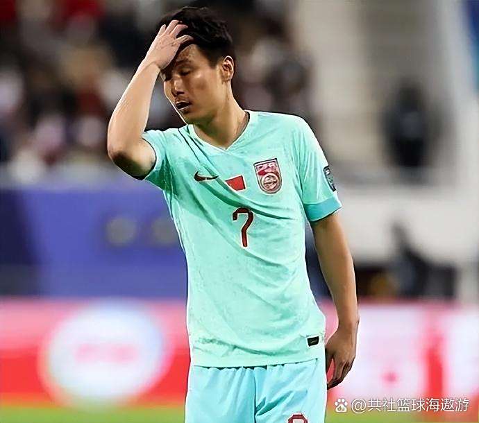 开云体育官方网站-失误频发!球队教练怒斥球员表现欠佳