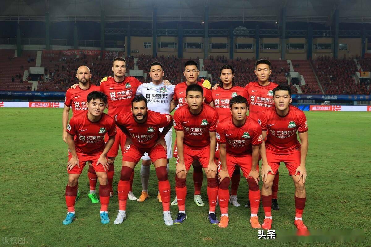 防线稳固不漏失，前场锋线迅雷不及掩耳