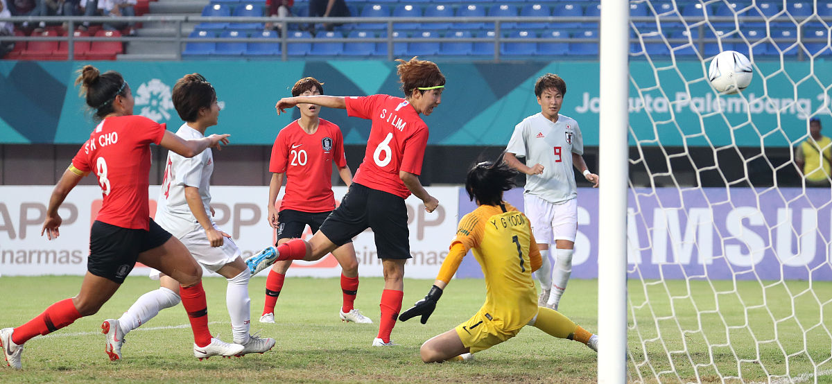 开云下载-韩国选手在篮球比赛中勇夺第一