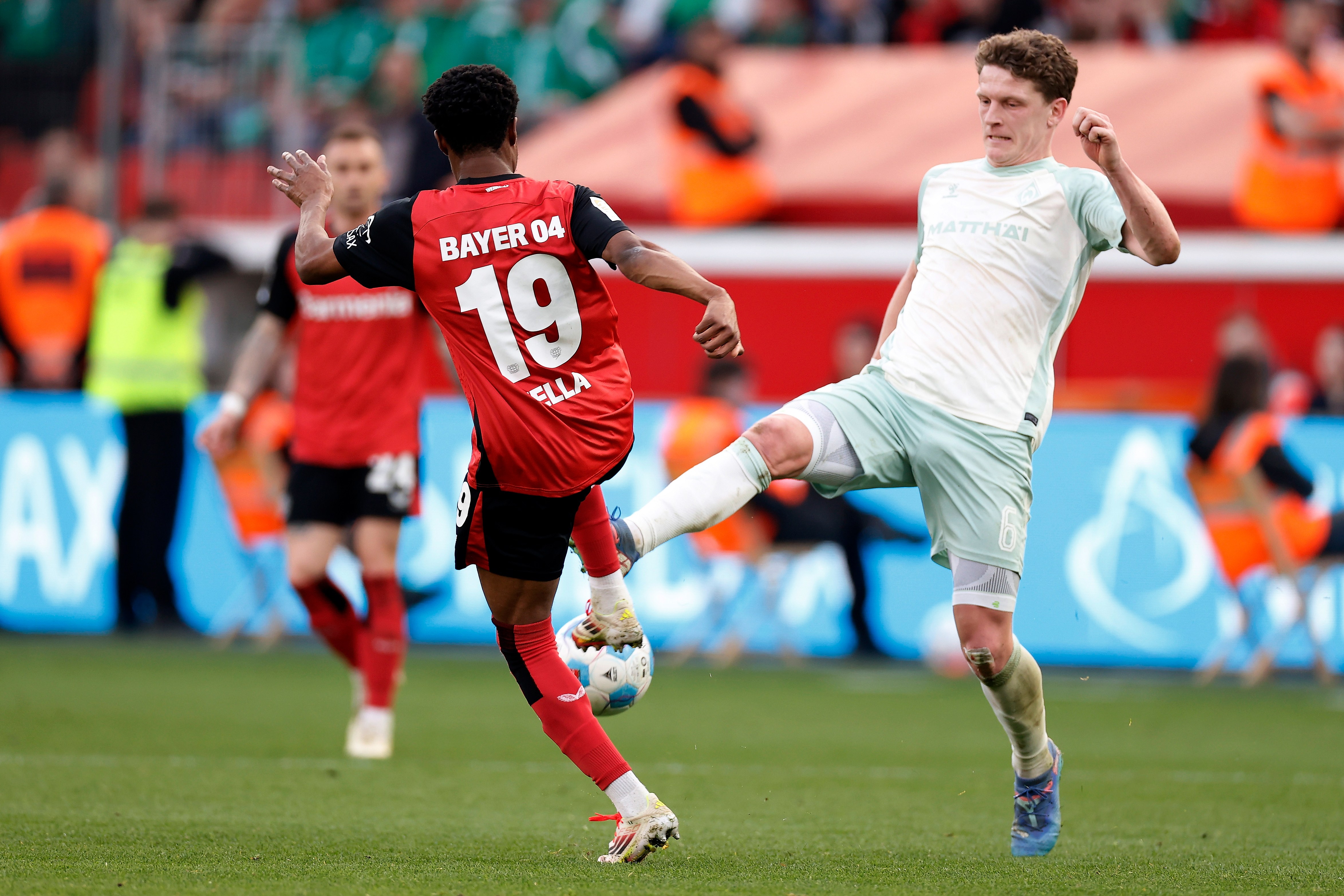 勒沃库森连续不败，排名德甲前列