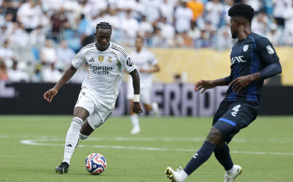 皇马球队备战下场比赛，备受瞩目备战