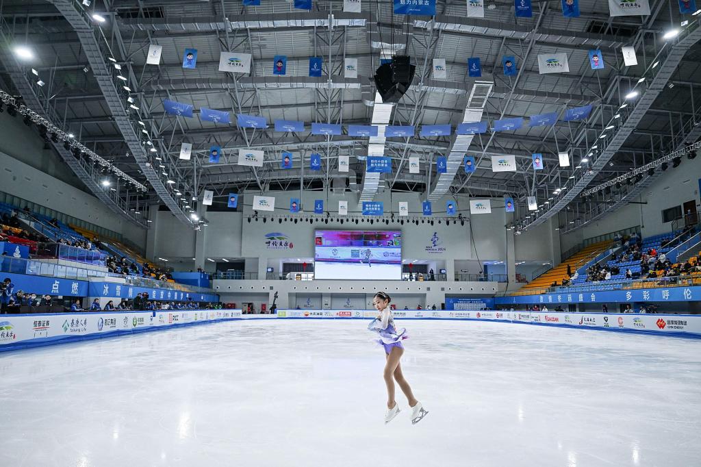 开云APP-美国女子花样滑冰夺赛季第一金