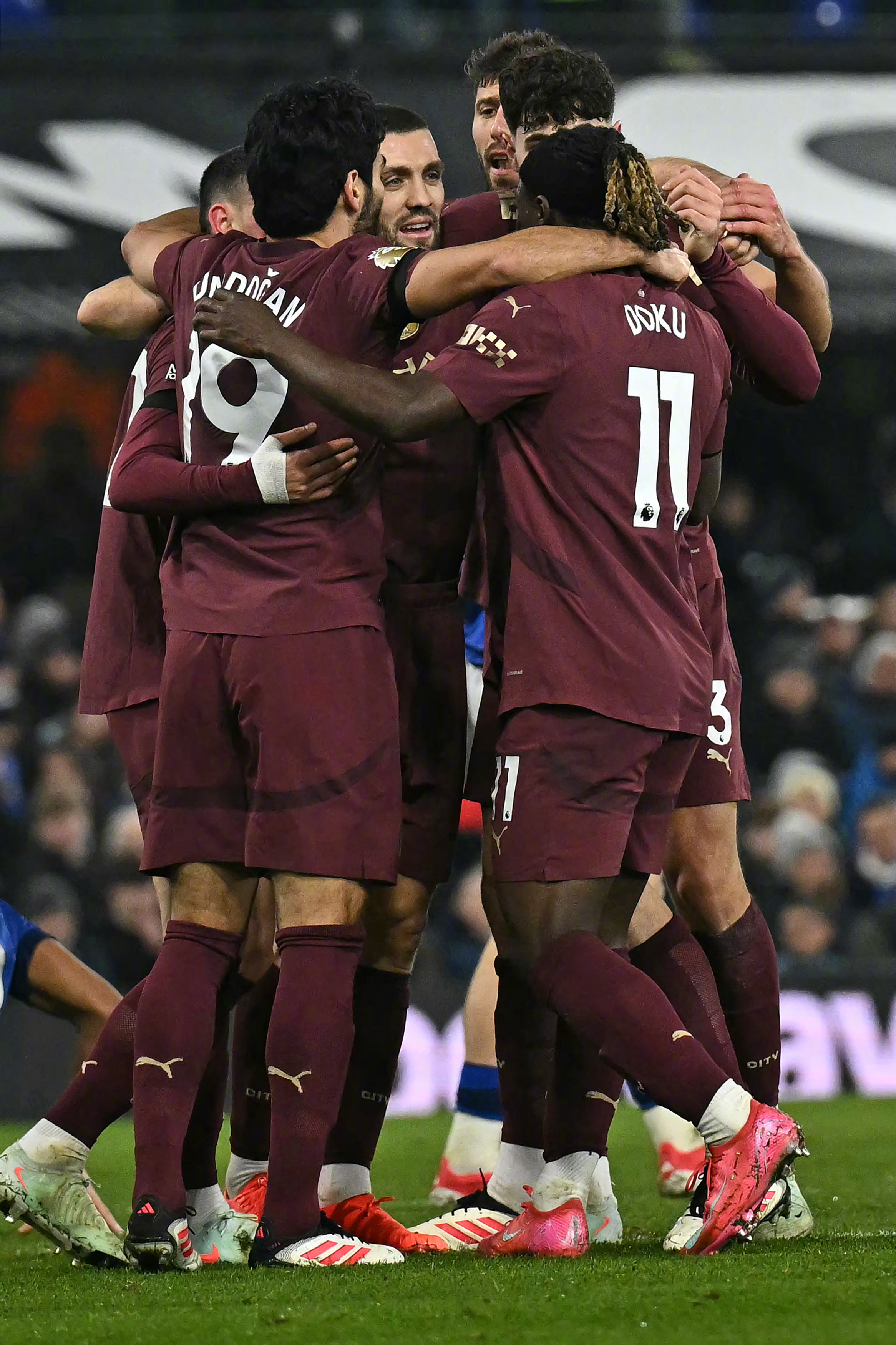 曼城客场大胜对手，继续高歌猛进