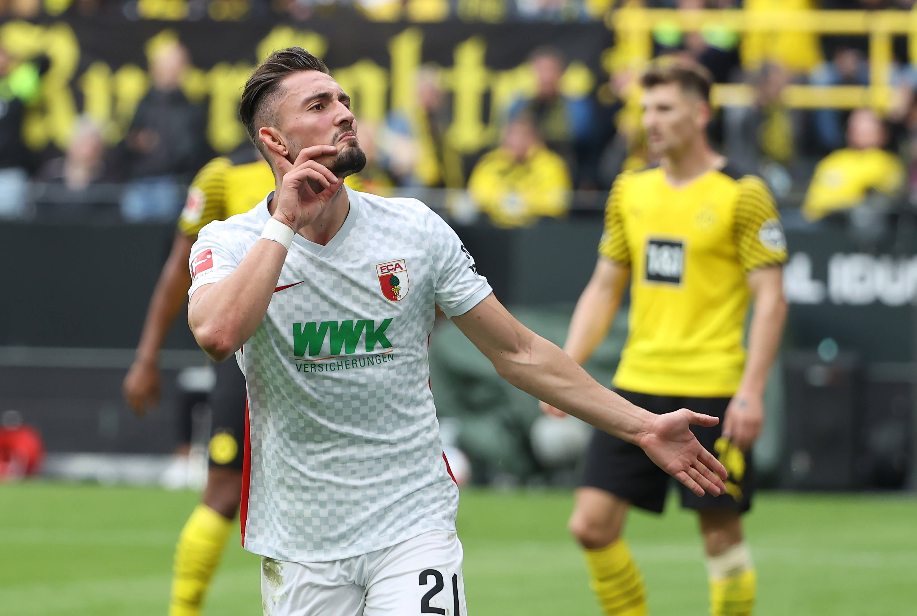 开云官网-欧冠资格赛火热开战,球队强强对决