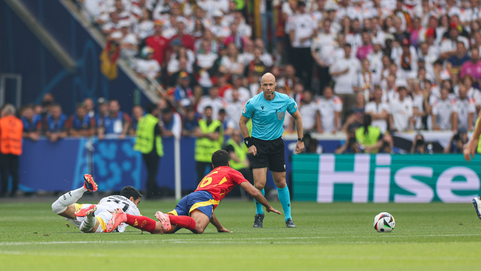 欧预赛综述：德国横扫波兰，晋级半决赛