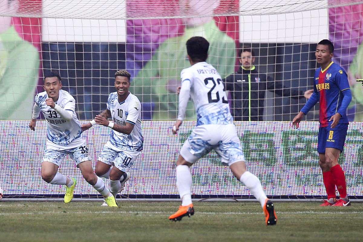 开云平台-比利亚雷亚尔队员实现完美进攻,稳操胜利