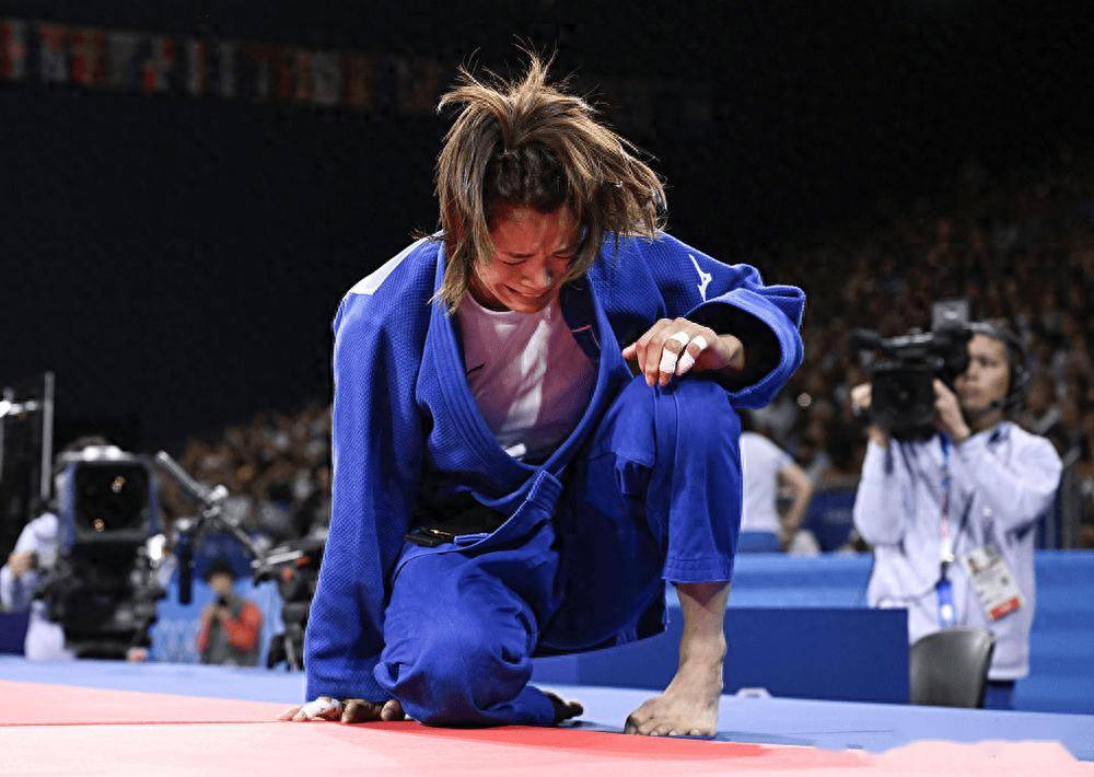 开云下载-日本选手勇夺冠军,引爆热烈掌声