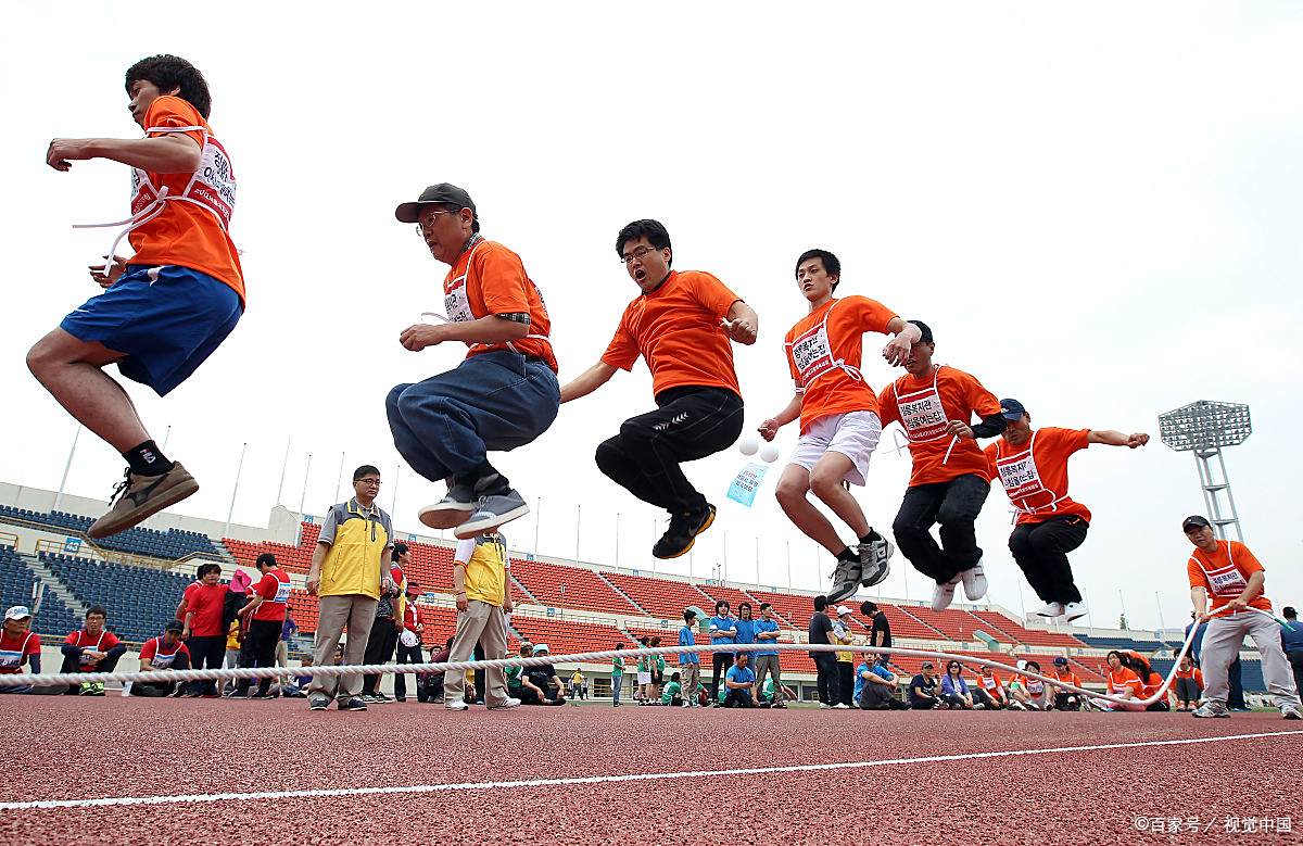 体育赛场上的壮举：精彩瞬间让人目不暇接