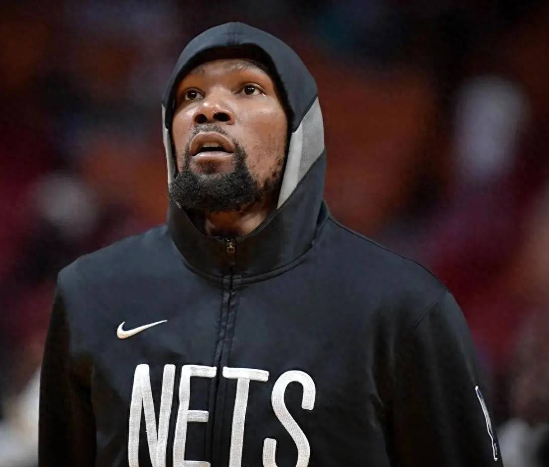 豪强球队展现雄心壮志，争夺头把交椅