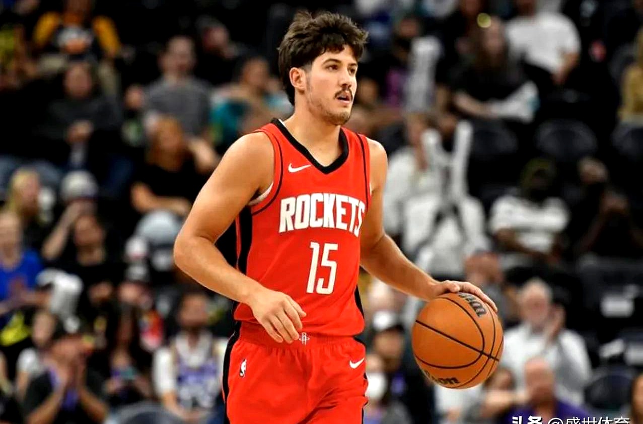 开云体育中国-火箭客场惨败，球队发挥不力