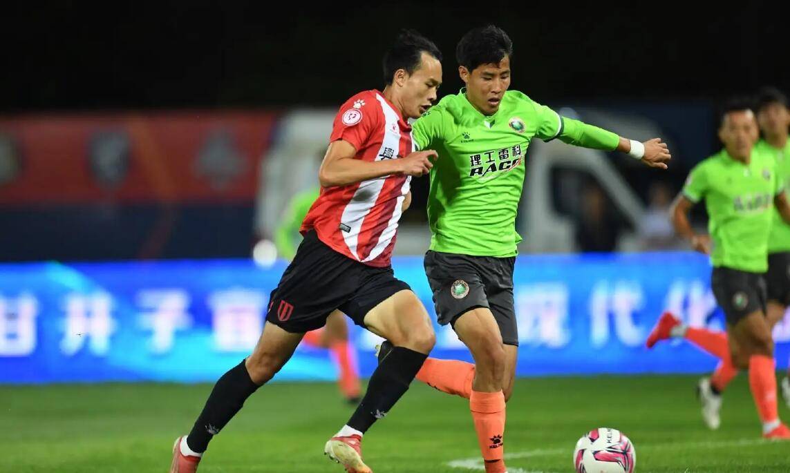 开云体育官网-鲁尔斯劳特高斯韦进球艰难胜出，保住出线资格