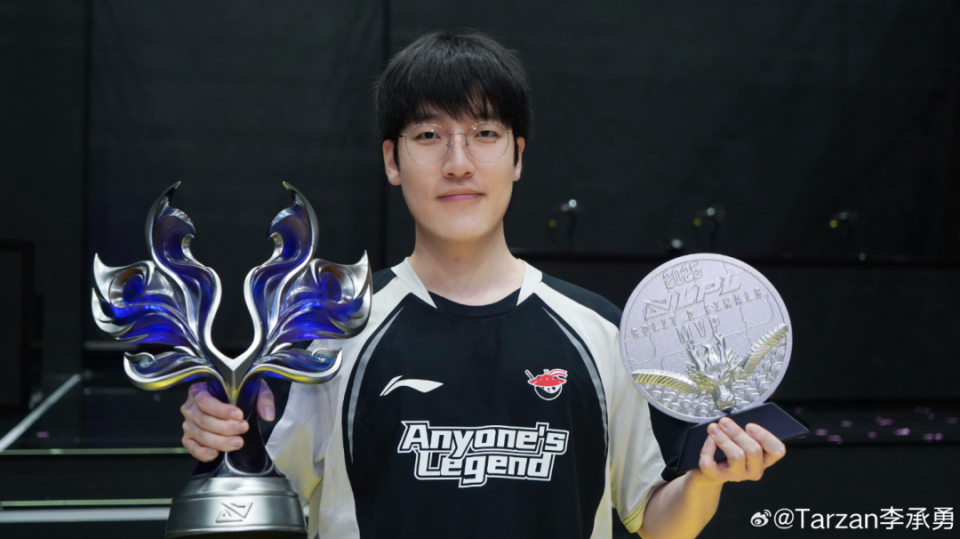 开云体育在线-关于G2碾压C9，Tarzan完成史诗逆转鏖战多局入围赛，引爆全场热议的信息
