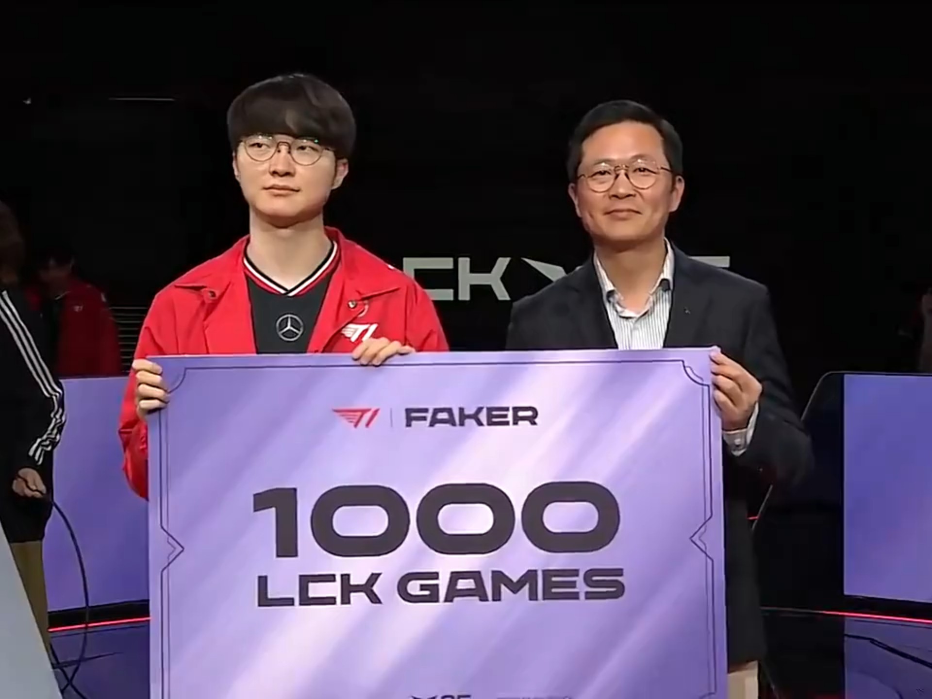 开云下载-包含BRO血洗NS，Faker极限生还后反打强强对话小组赛，让粉丝疯狂欢呼的词条