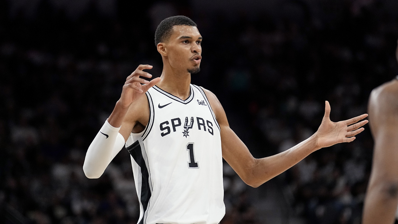 独行侠客场大胜马刺 独行侠客场大胜马刺