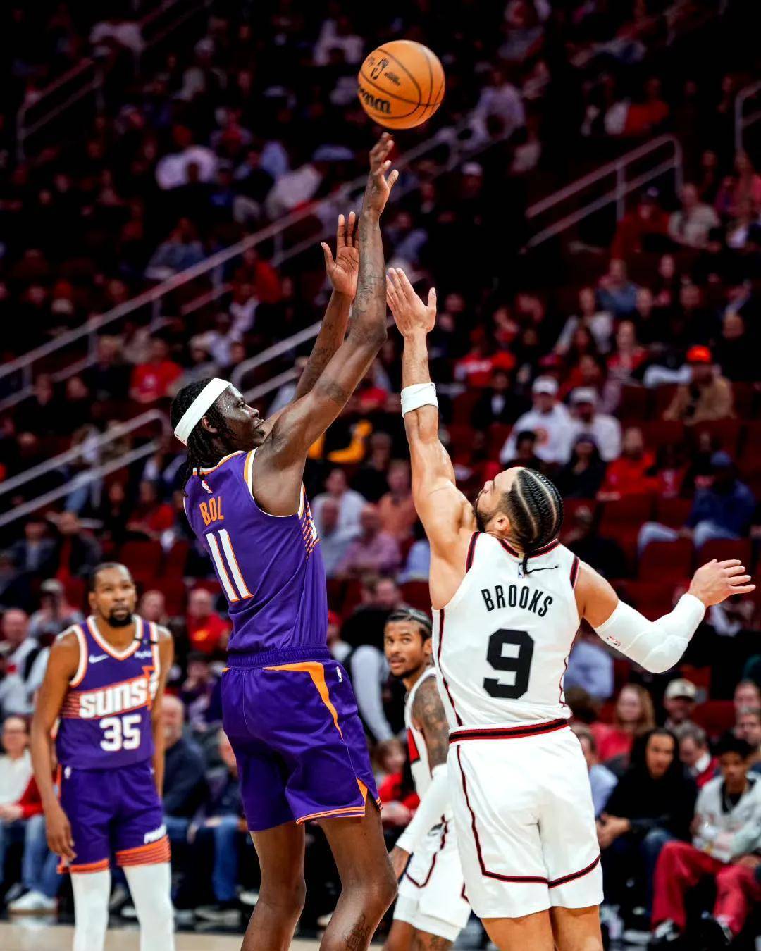 开云体育官方网站-篮网击败马刺，取得九连胜