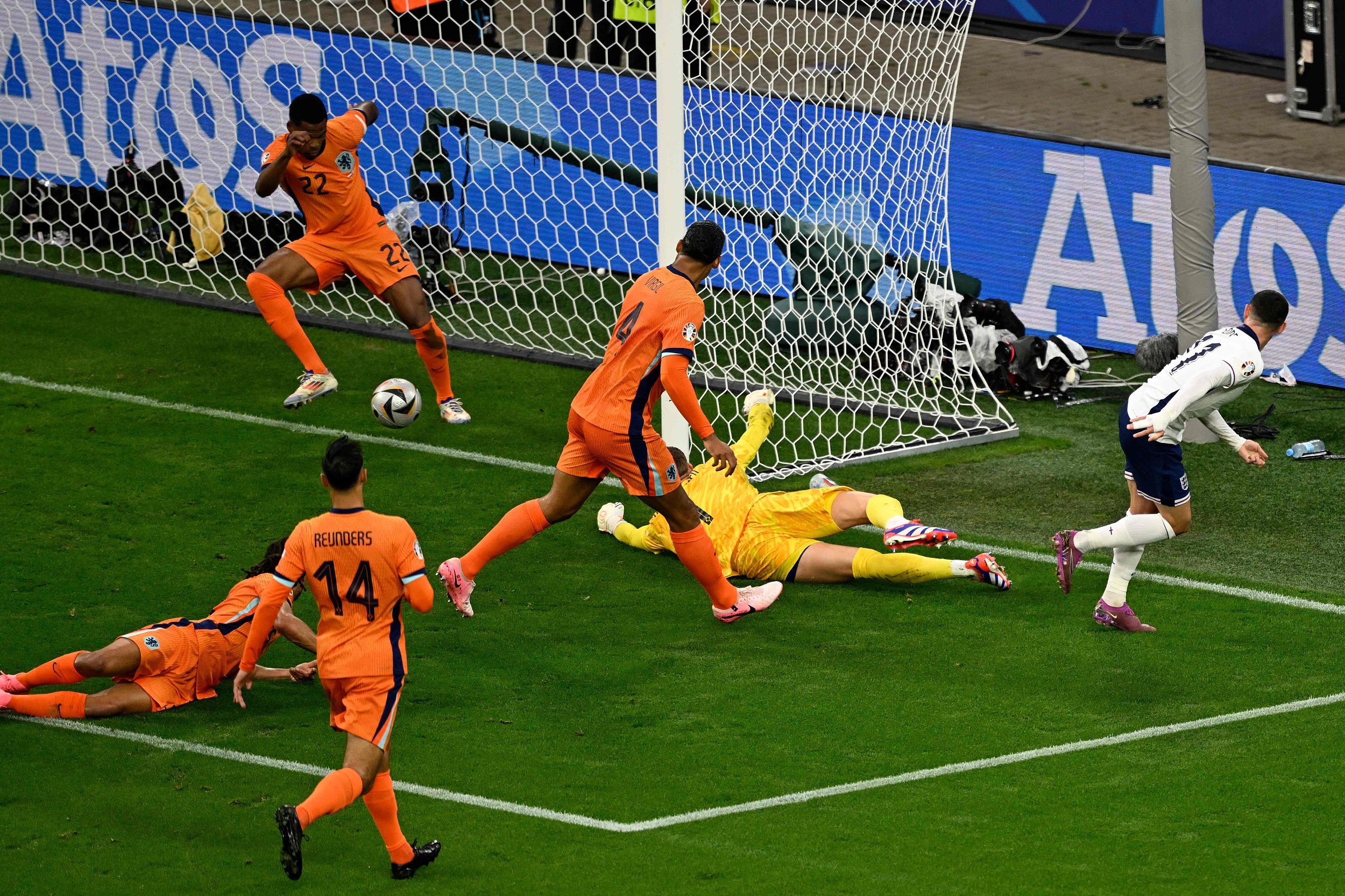 开云体育官方网站-英格兰击败捷克，成功晋级欧洲杯十六强