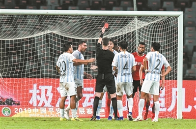 深圳佳兆业客场战平广州富力，各取一分