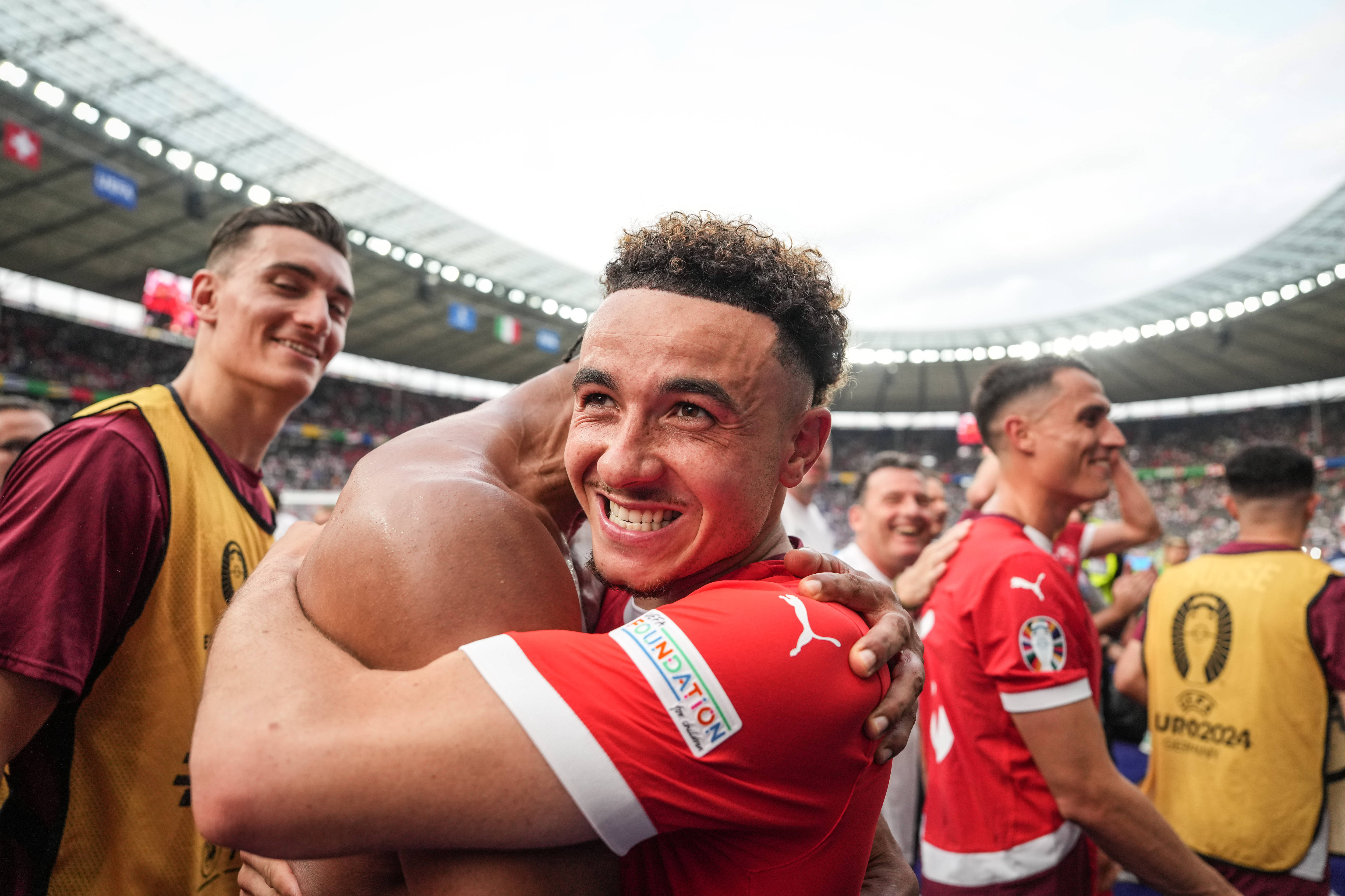 开云体育-意大利球队再度夺冠，登上世界之巅