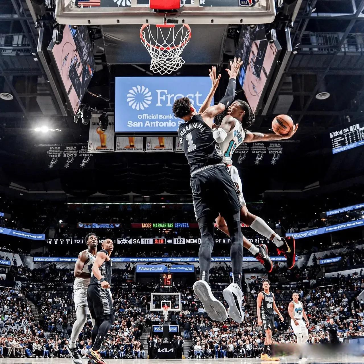 掘金绝杀福建队,詹姆斯状态火热 掘金绝杀福建队,詹姆斯状态火热