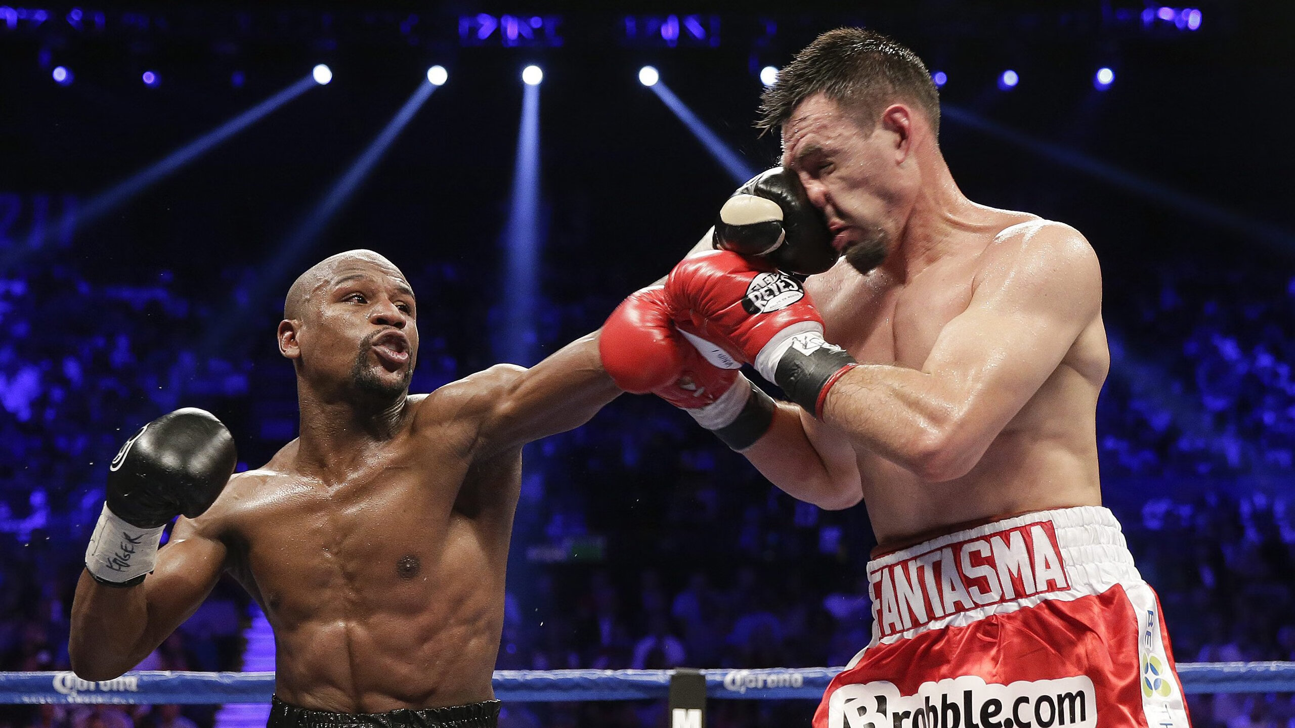 铁血与火焰,活塞踏平篮网的绞杀战与布克季后赛的独舞时刻